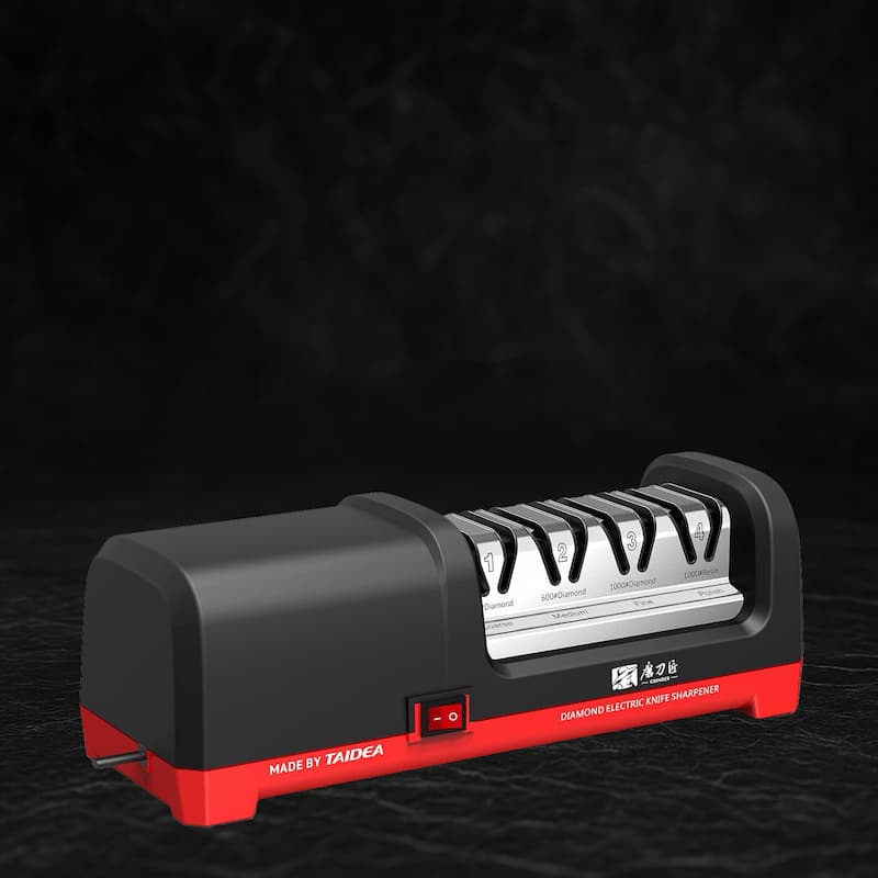  Aiguiseur électrique professionnel à 4 fentes avec meules diamant et résine, conçu pour affûter et polir les couteaux avec précision sur surface sombre effet marbre.