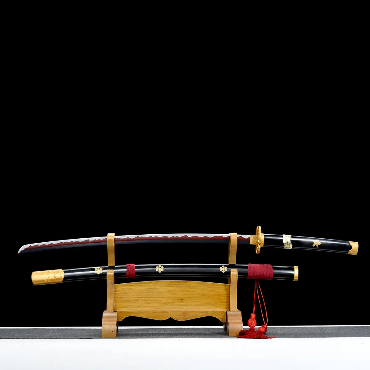 Réplique du katana Enma Black One Piece, lame forgée main en acier carbone 1045, hamon rouge ondulé.
