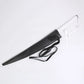 Réplique du katana Ichigo Zangetsu Shikai de Bleach sans sont inséré fourreau noir en simili cuir, poignée blanche et sangle assortie, présenté sur fond blanc neutre, idéal pour cosplay, décoration ou collection.