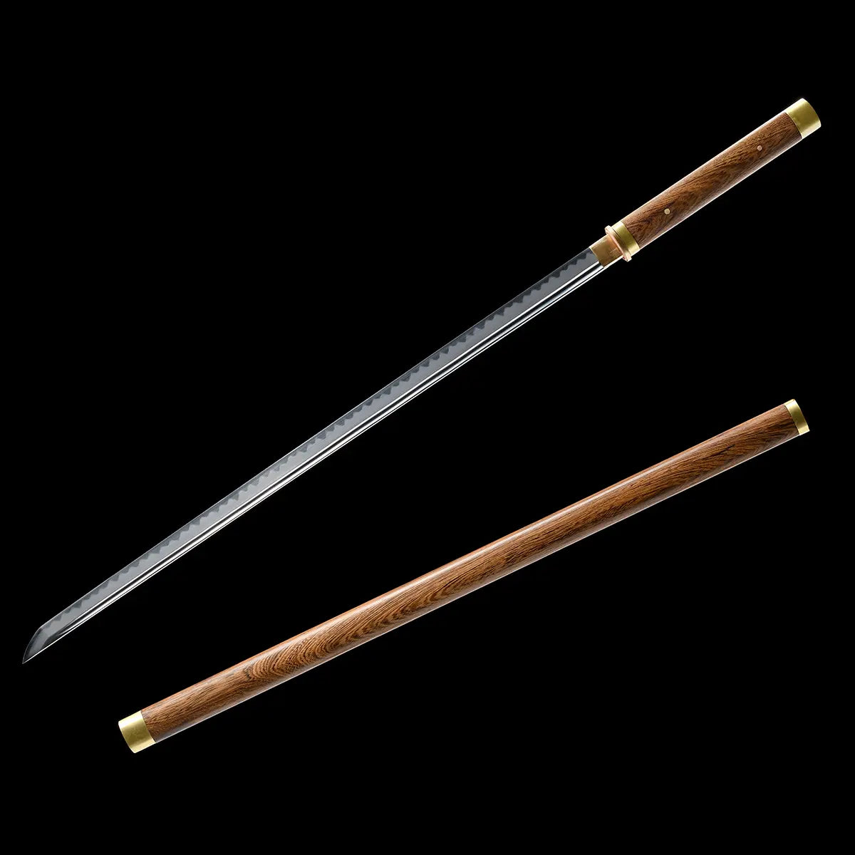 Katana japonais Shirasaya Hatamoto, lame en acier 1095 trempé à l’argile avec hamon visible, fourreau bois assorti.