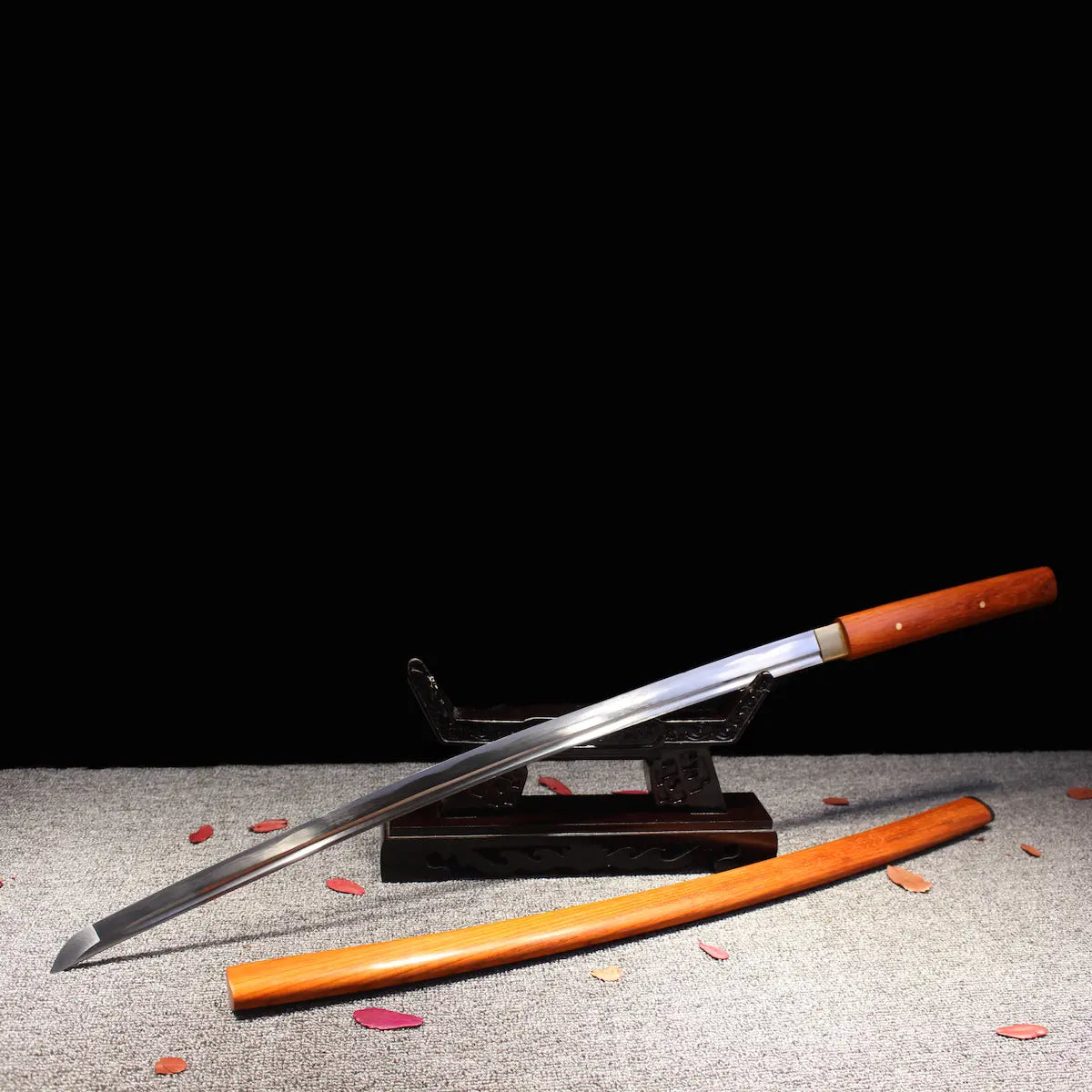 Katana japonais Shirasaya Ghost Dog complet avec lame dégainée et fourreau bois de rose.