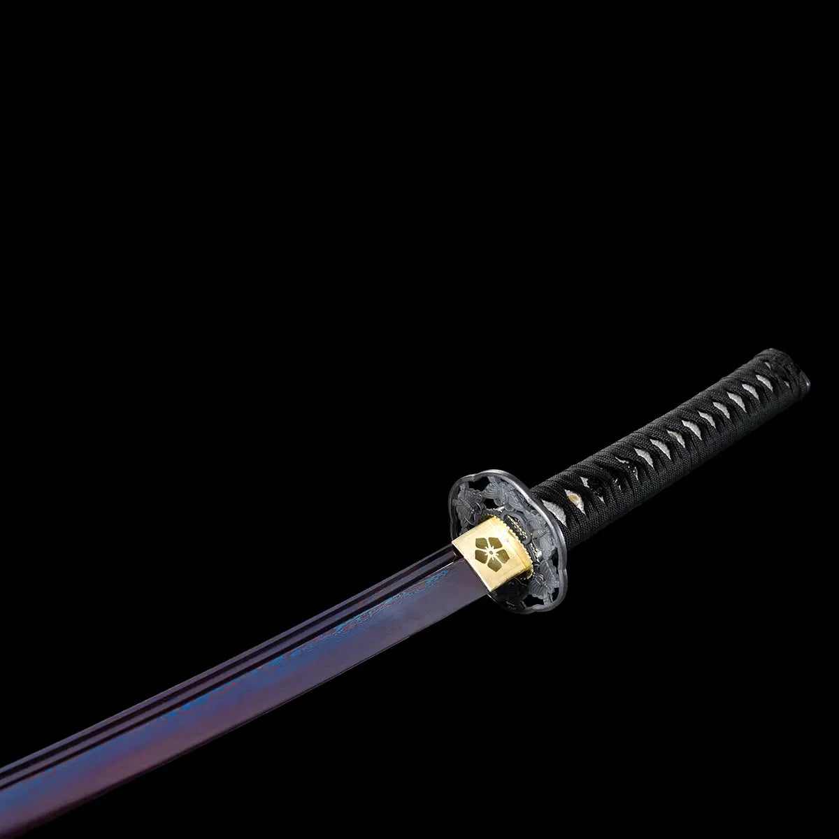 Katana japonais Tomoe Gozen avec lame pourpre et tsuka noir, habaki doré gravé.