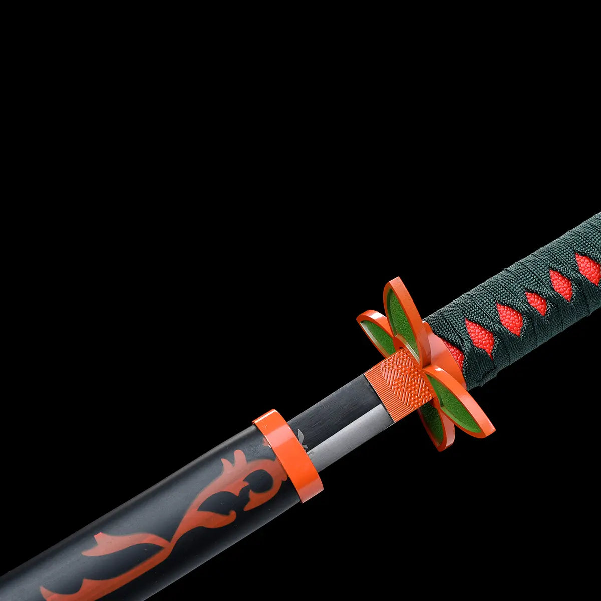Fourreau laqué noir avec décorations rouges du katana Kochou Kanae – réplique Demon Slayer raffinée et fidèle à l’univers du manga.