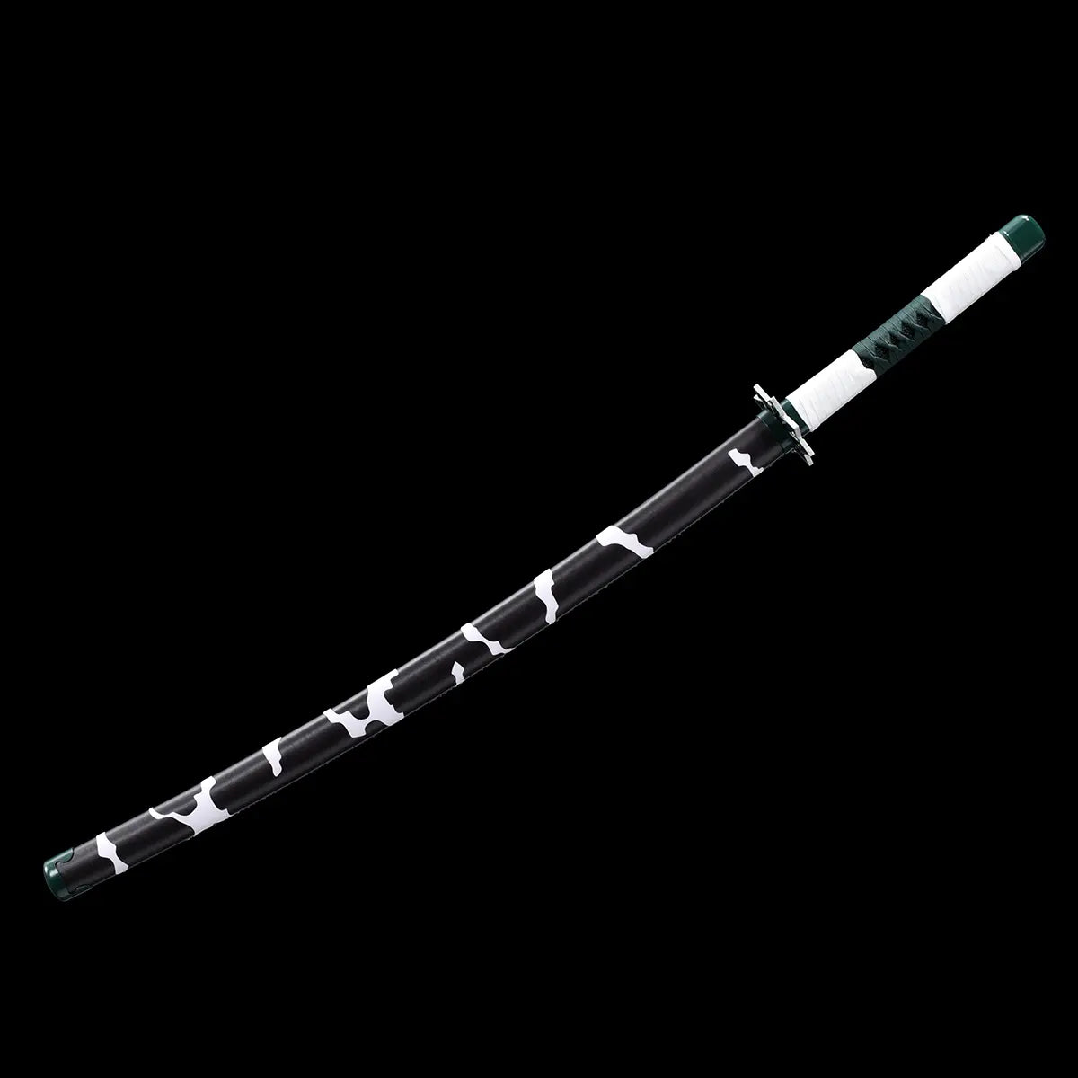 Katana de Sanemi avec son fourreau noir à motif camouflage blanc, présenté en vue complète sur fond