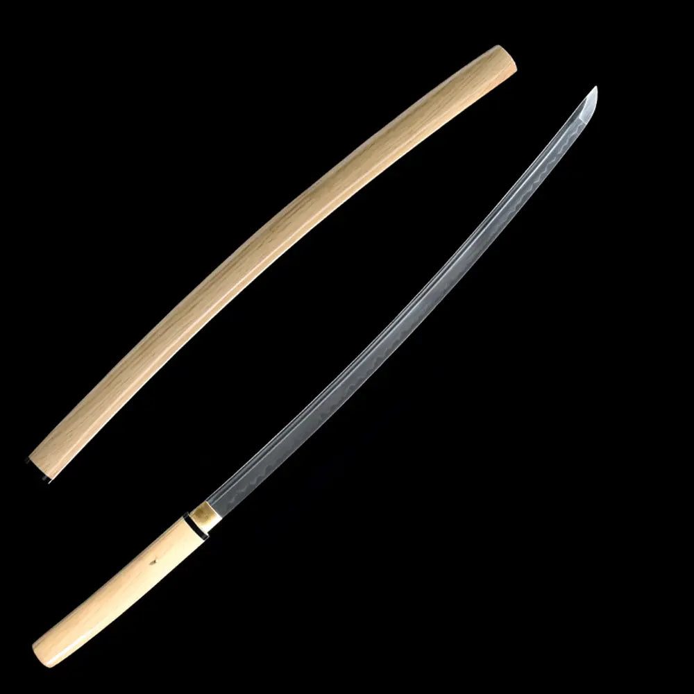 Katana Shirasaya Clair de Lune, lame japonaise artisanale en acier 1095 clay tempered avec hamon ondulé et monture bois clair.