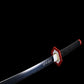 Vue d’ensemble du katana Tomioka Giyuu Nichirin sombre, finition noire élégante, réplique Demon Slayer de collection.