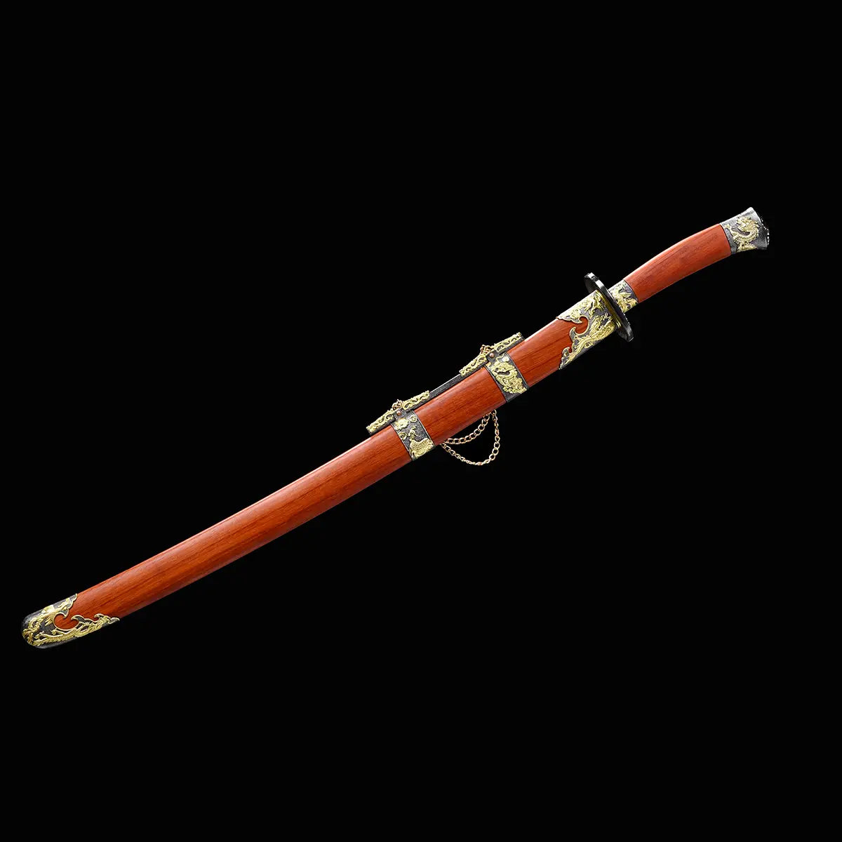 Sabre chinois Dao LONG FENG présenté entier dans son fourreau rouge-brun sur fond noir, avec poignée assortie, garde noire, garnitures dorées décoratives et chaînes métalliques visibles.